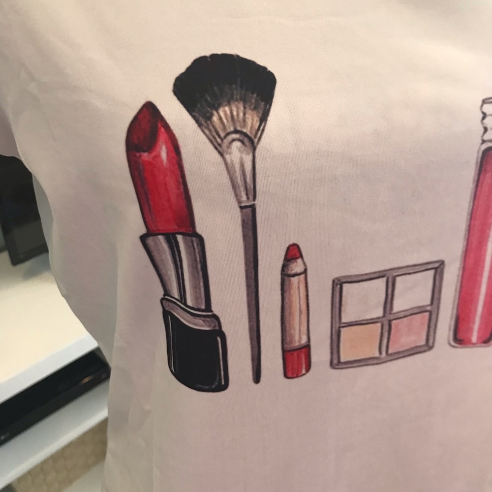 Makeup ๐ shirts ๐๐ - Picture 3 of 4